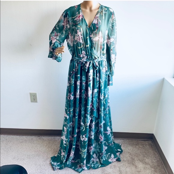 ❗️LAST ONE❗️Gorgeous Floral Dress Plus Size, 3X - Picture 5 of 8